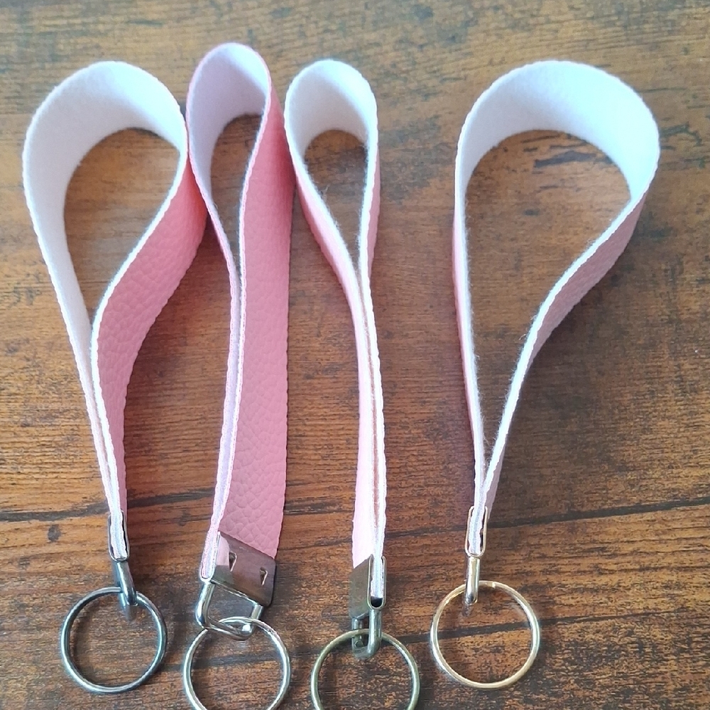 (Buy Now )Pink Faux Pepple Leather Wirstlet Keychain - Picture 2 of 4